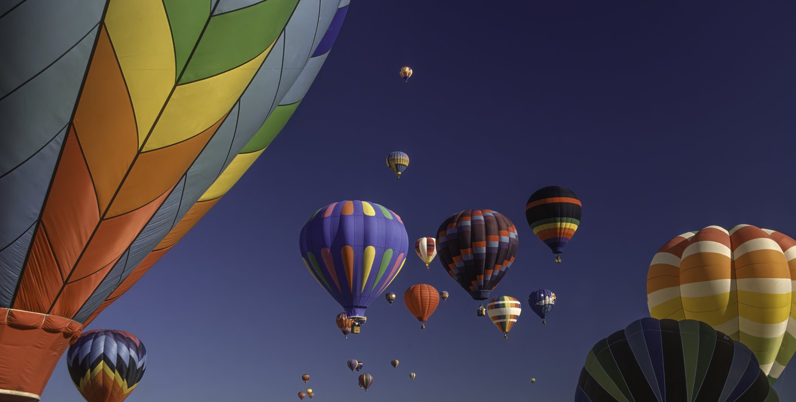 Flotilla de Globos al Amanecer